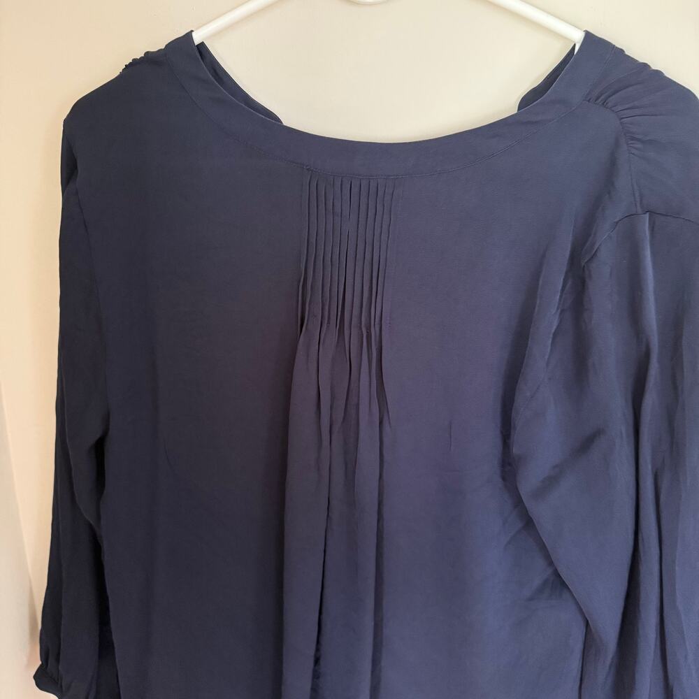 Quince | Summer Work Business Washable Stretch Silk Split Neck Blouse in Navy L - Picture 9 of 12